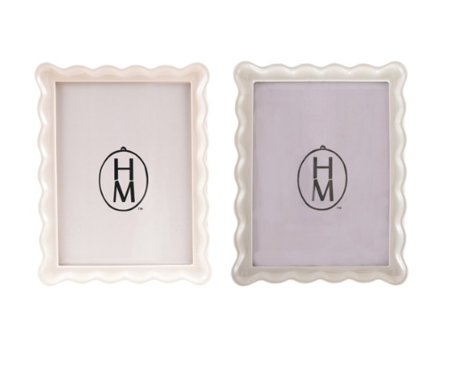 Scalloped Photo Frame w/ Balls