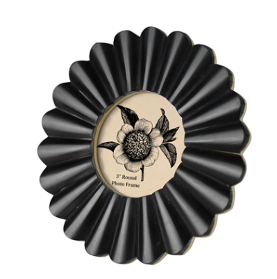Scalloped Round Black Photo Frame